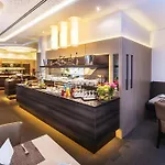 Plaza Ξενοδοχείο 4*