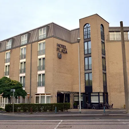Plaza فندق 4*