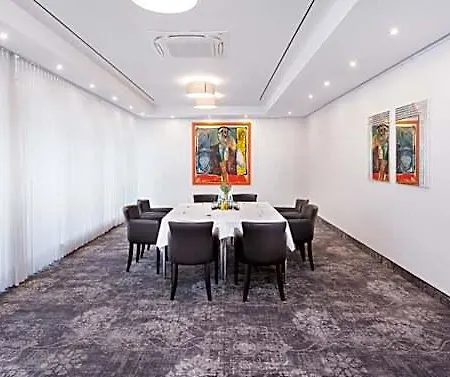 Szálloda Plaza 4*