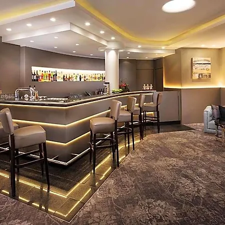 Plaza Hotel 4*