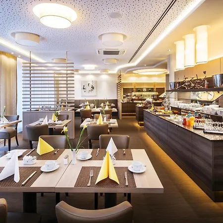 Hotel Plaza 4*